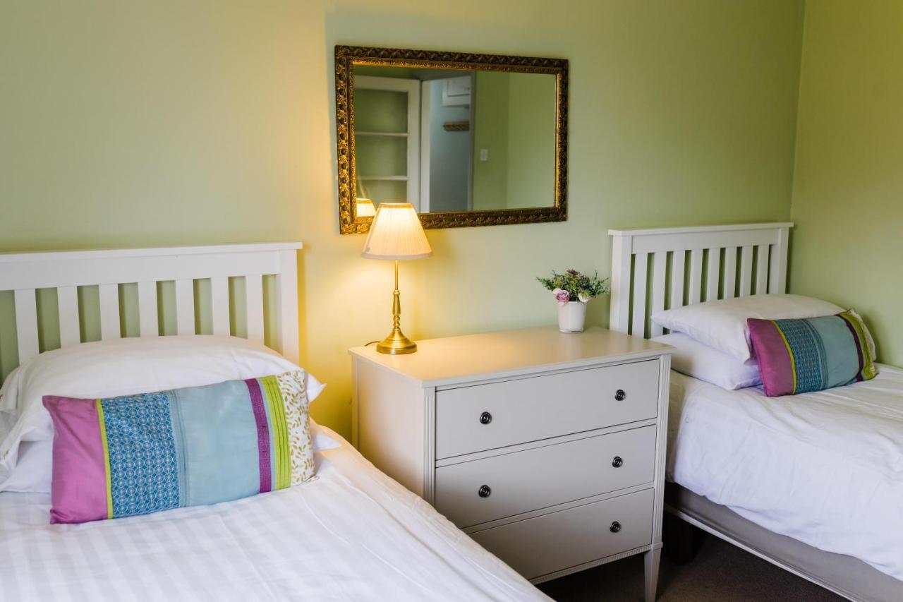May Tree Cottage Manorbier 5 Mins From The Beach Sleeps 4 Exterior photo