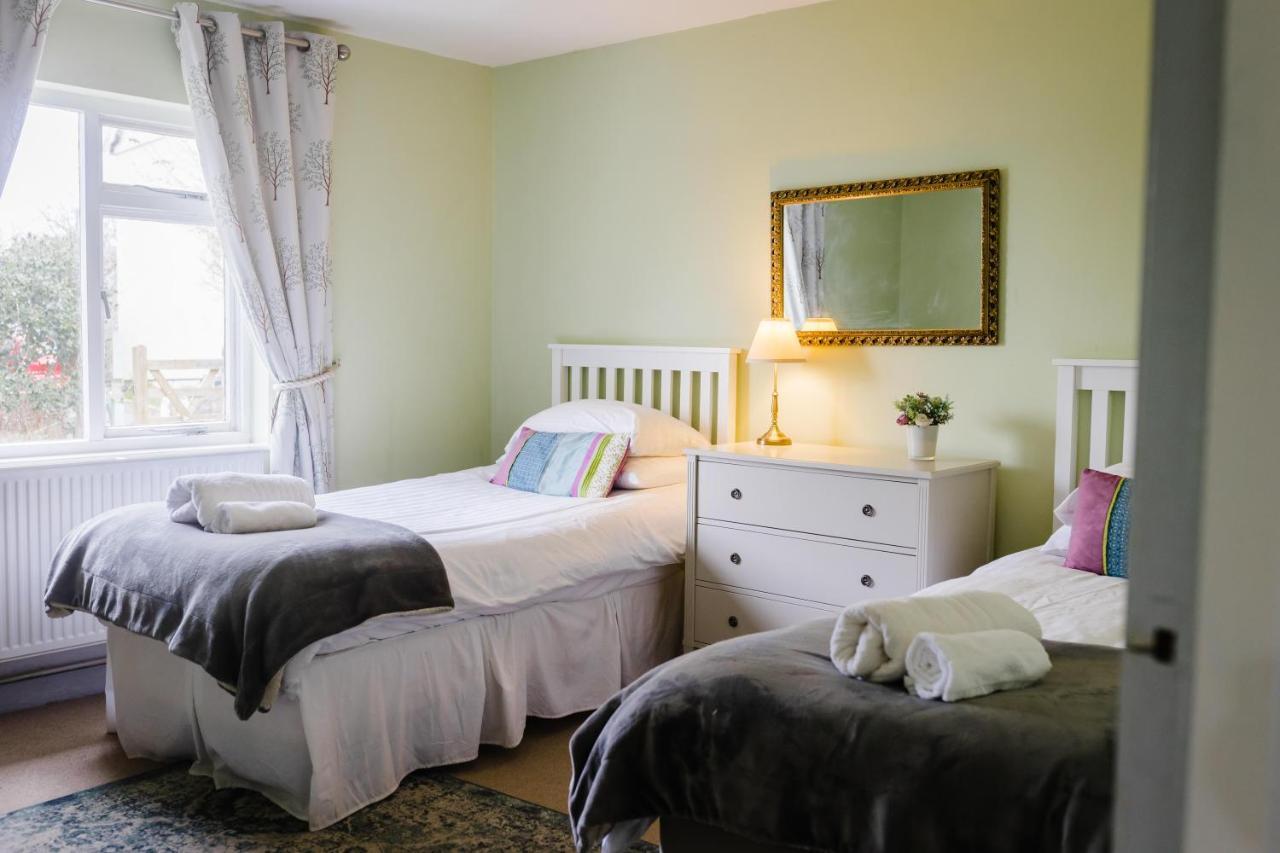 May Tree Cottage Manorbier 5 Mins From The Beach Sleeps 4 Exterior photo